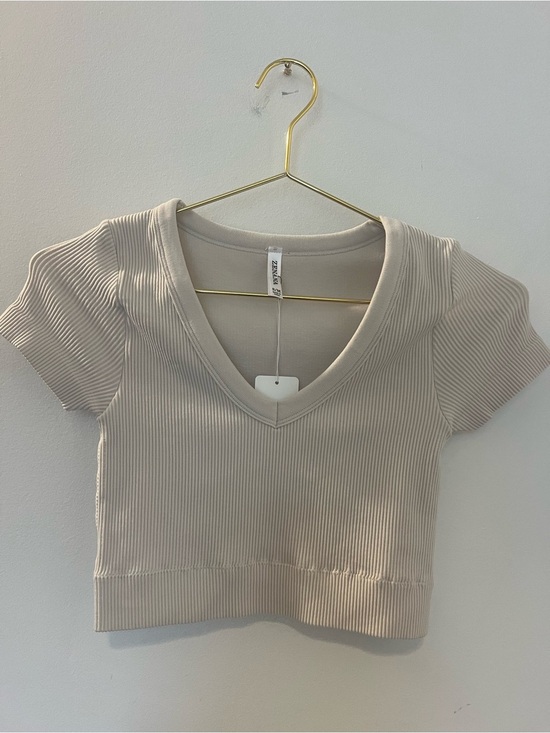 Zenana Outfitters Tops - Zenana Ribbed V-Neck Crop Top in Beige